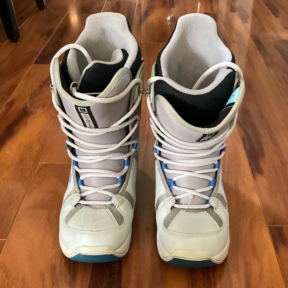 Women’s Burton Snowboard Boots Sz 7
